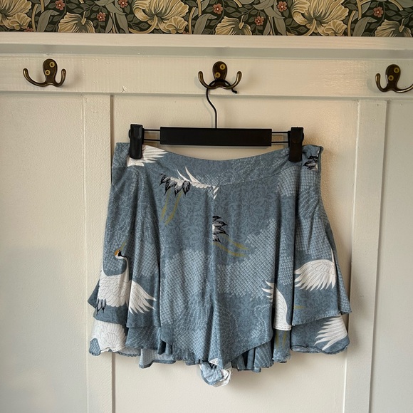 Zara Ruffle Crane Shorts - Picture 4 of 7